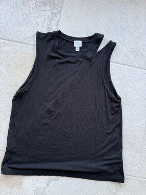 Modern Black Asymmetric Tank Top - FRAME